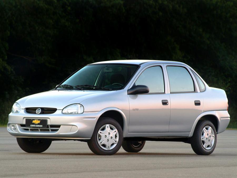  Chevrolet Classic 2003 года  (фото 7 из 16)